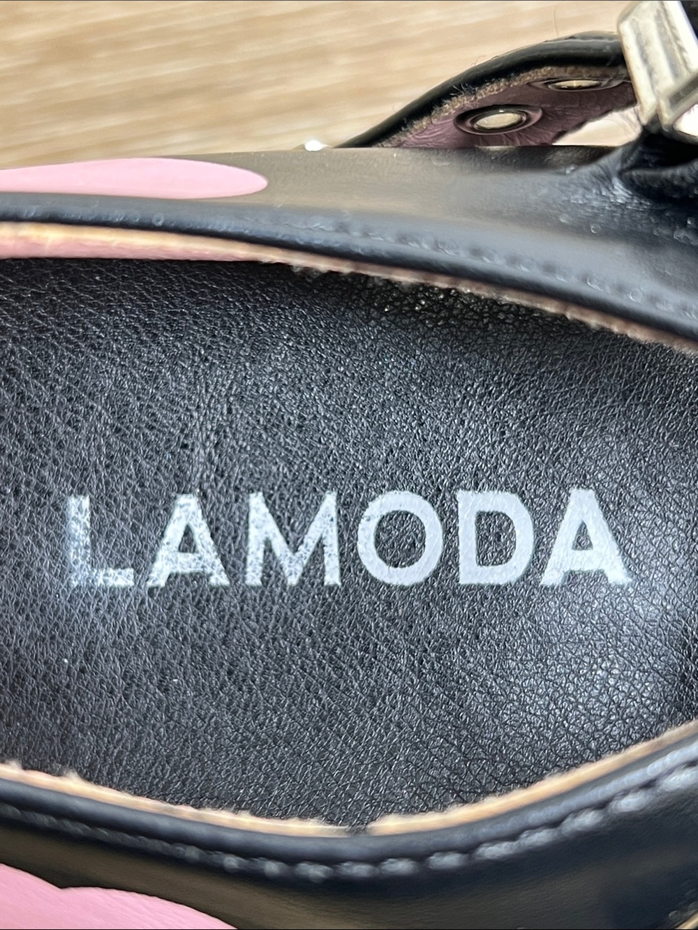 LAMODA Black & Pink Heart Platform Mary Jane Shoes Size 8 - Picture 10 of 10